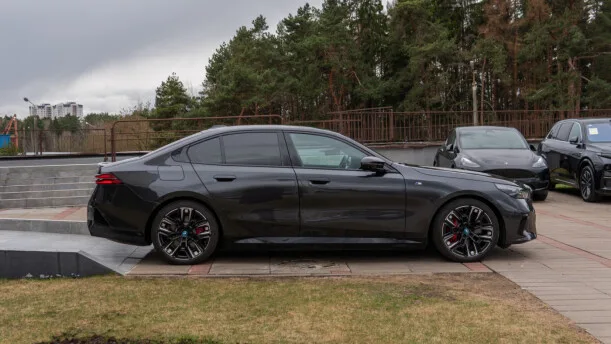 BMW i5 2024 — миниатюра 4