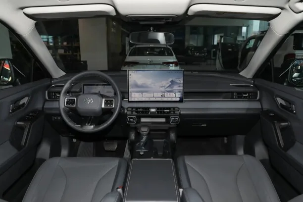 Toyota RAV4 2026 — миниатюра 3