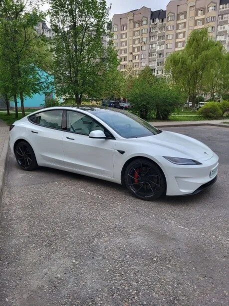 Tesla Model 3 2024 — миниатюра 3