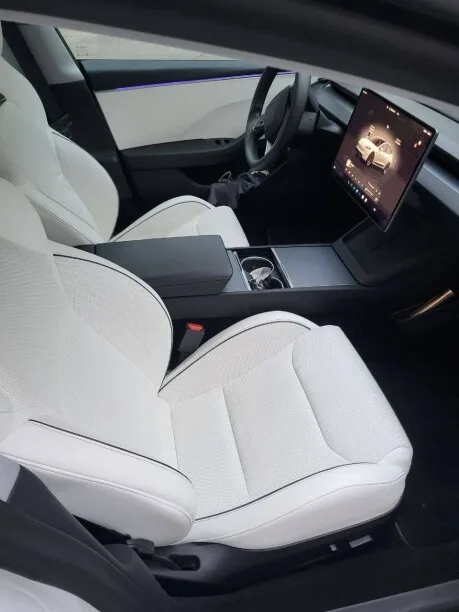 Tesla Model 3 2024 — миниатюра 4