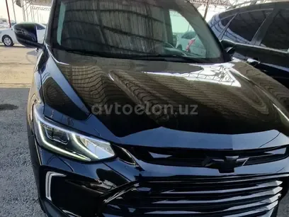 Chevrolet Tracker 2 2024 — фото 1, купить с доставкой в Москву