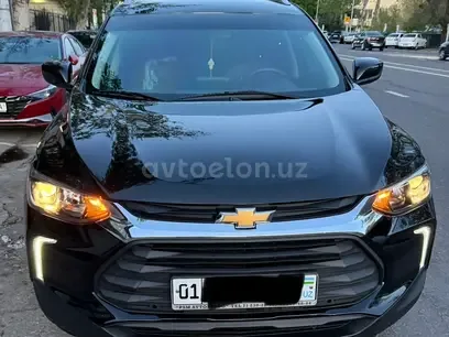 Chevrolet Tracker 2 2024 — фото 1, купить с доставкой в Москву