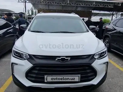 Chevrolet Tracker 2 2023 — фото 1, купить с доставкой в Москву