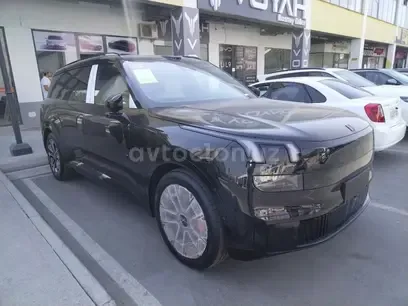 Lynk And Co 900 2025 — фото 1, купить с доставкой в Москву