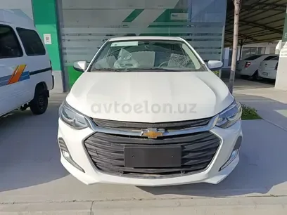 Chevrolet Onix 2026 — фото 1, купить с доставкой в Москву