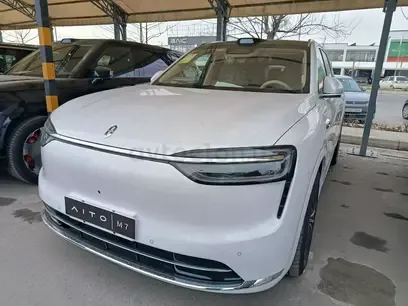 AITO M7 2025 — фото 1, купить с доставкой в Москву