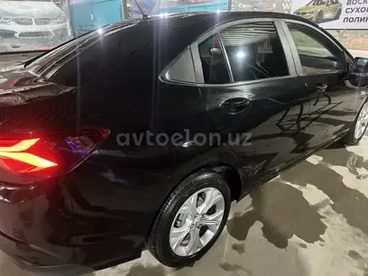 Chevrolet Onix 2024 — фото 1, купить с доставкой в Москву