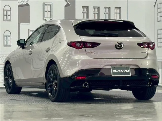 Mazda MAZDA3 1.8 2022 — миниатюра 3