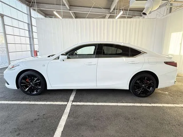 Lexus ES 300h F 2023 — миниатюра 2