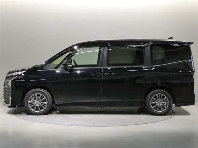 Toyota VOXY 1.8 S-G 2023 — миниатюра 3