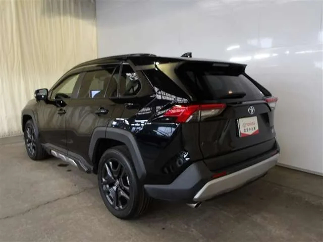 Toyota RAV4 2.5 E-Four 4WD 2022 — миниатюра 3