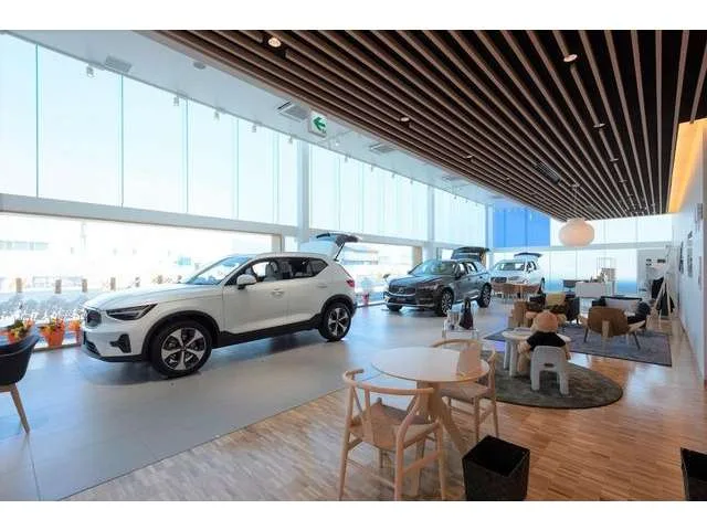 Volvo XC40 2022 — миниатюра 3