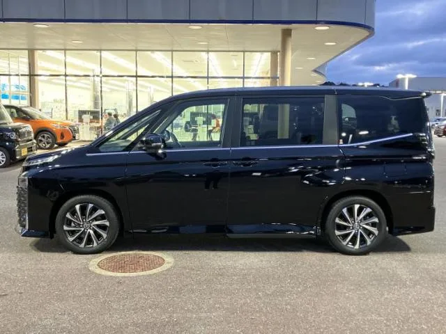 Toyota Voxy 1.8 S-Z 10 2024 — миниатюра 2