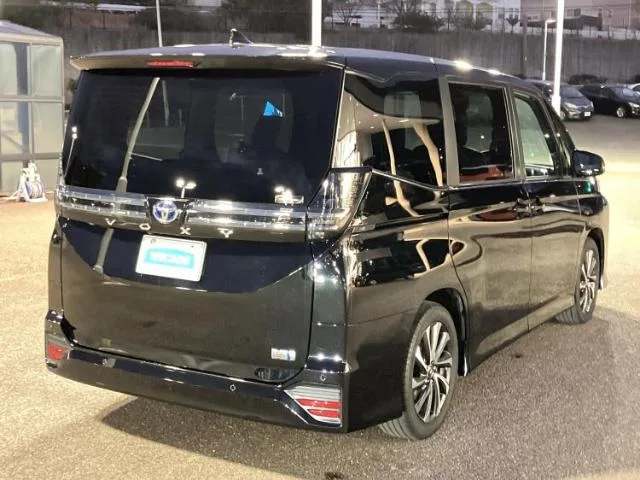 Toyota Voxy 1.8 S-Z 10 2024 — миниатюра 3
