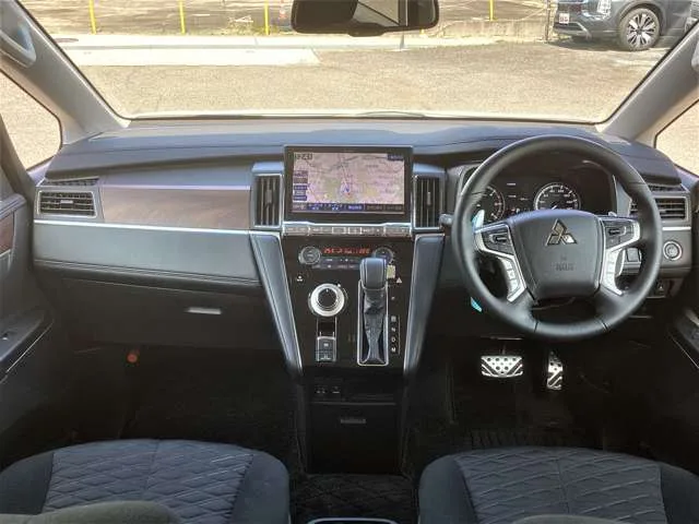 Mitsubishi Delica D:5 2.2 P 4WD 11 2025 — миниатюра 3