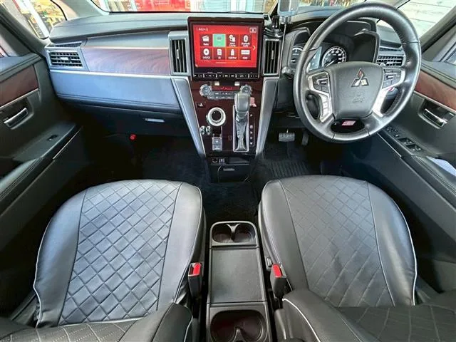 Mitsubishi Delica D:5 2.2 P 4WD 4WD 2022 — миниатюра 2