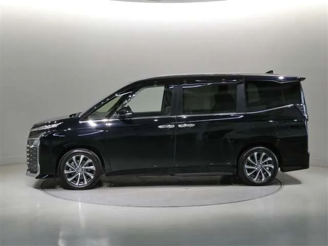 Toyota VOXY 1.8 S-Z 2023 — миниатюра 3