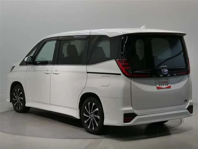 Toyota NOAH 1.8 S-Z 2023 — миниатюра 4