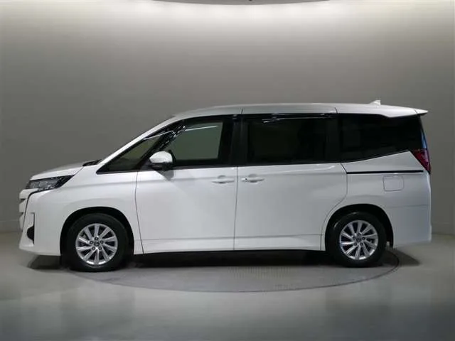 Toyota NOAH 1.8 G 2023 — миниатюра 3