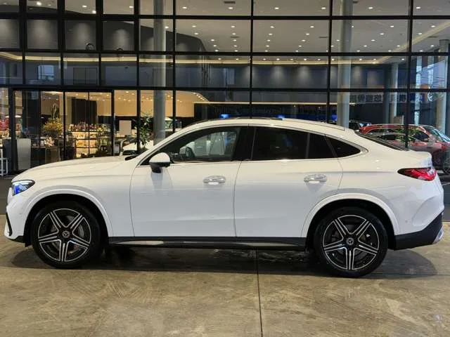 Mercedes-Benz GLC-Class 220 d 4(ISG) AMG 2025 — миниатюра 3