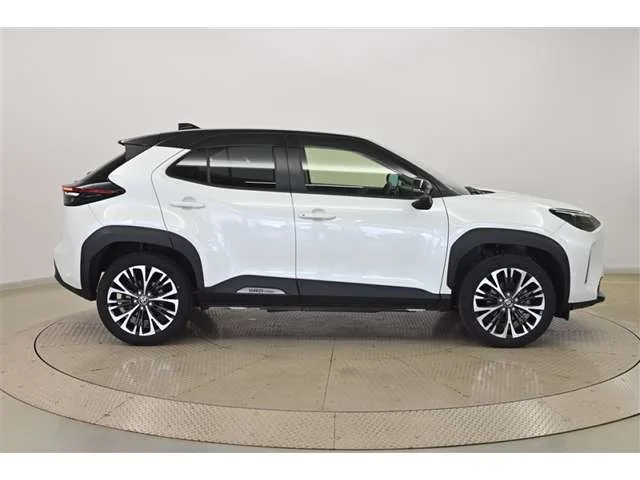 Toyota YARIS CROSS 1.5 Z E-Four 4WD 2022 — миниатюра 4