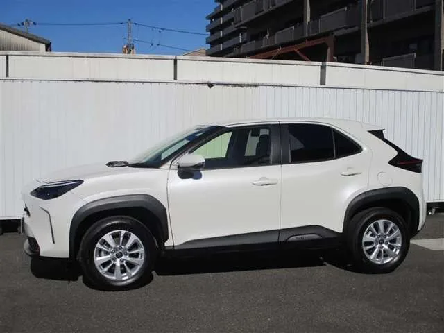 Toyota YARIS CROSS 1.5 G LEDETC 2022 — фото 1, купить с доставкой в Москву