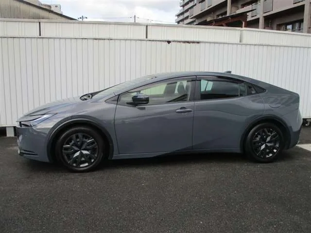 Toyota Prius 2.0 G 2023 — миниатюра 2