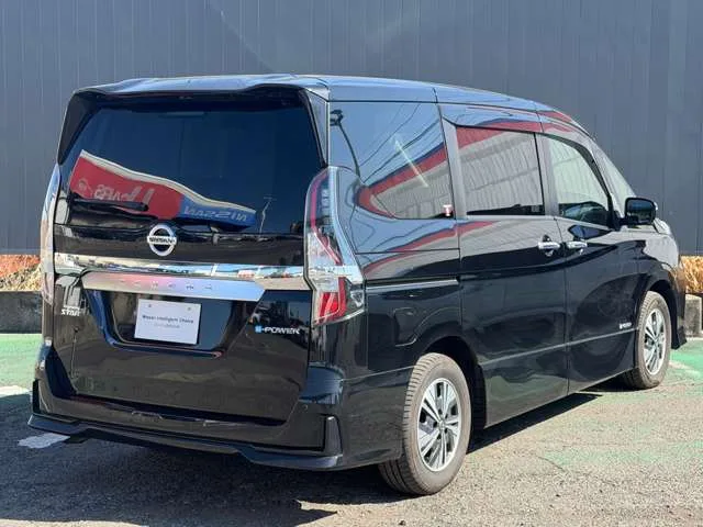 Nissan SERENA 1.2 e-POWER V M 2022 — фото 1, купить с доставкой в Москву
