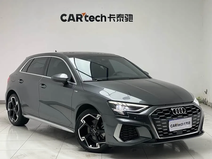 Audi A3 2024 Sportback 35 TFSI luxury sports model 2024 — миниатюра 3