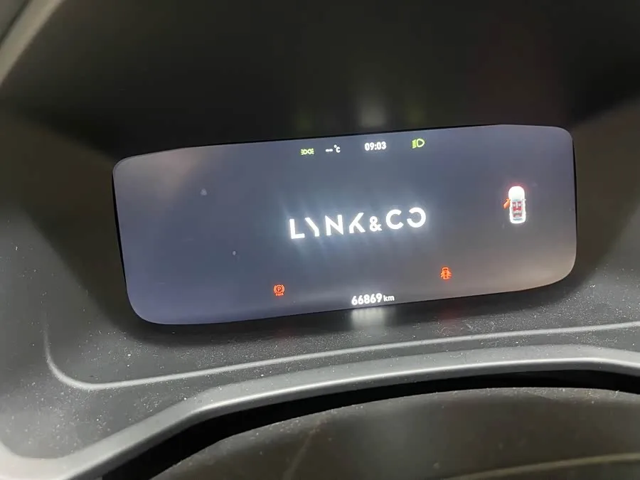 Lynk & Co 06 EM-P Lynk & Co 06 EM-P 2022 PHEV 84KM Endurance Edition Pro 2022 — миниатюра 2