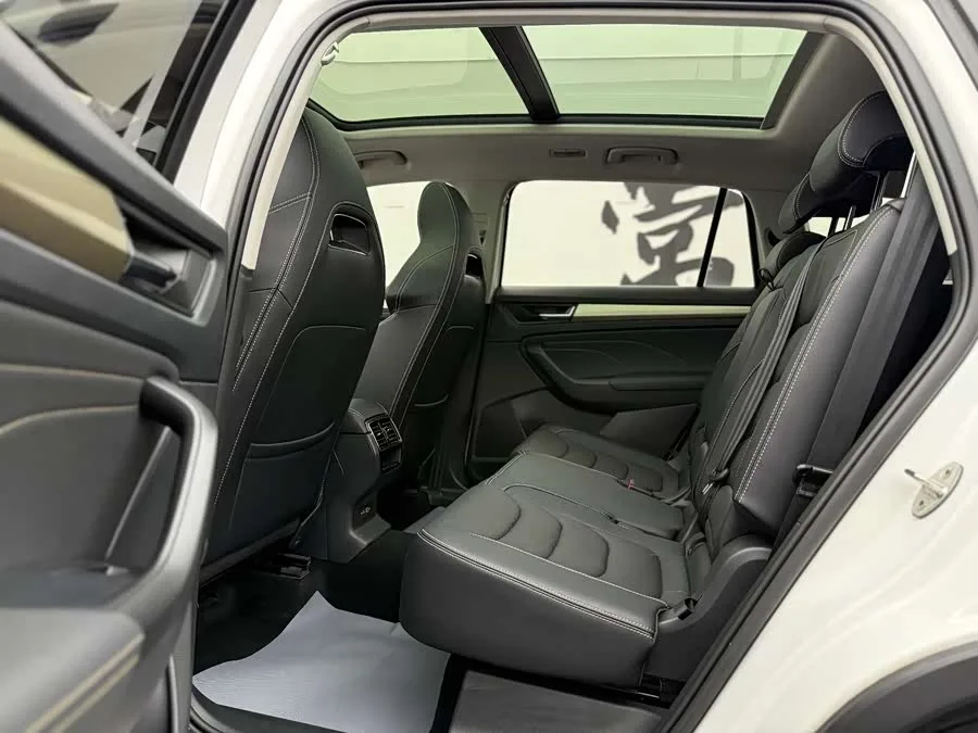 Skoda Kodiaq Kodiak 2022 TSI330 7-seat two-wheel drive luxury version 2022 — миниатюра 2