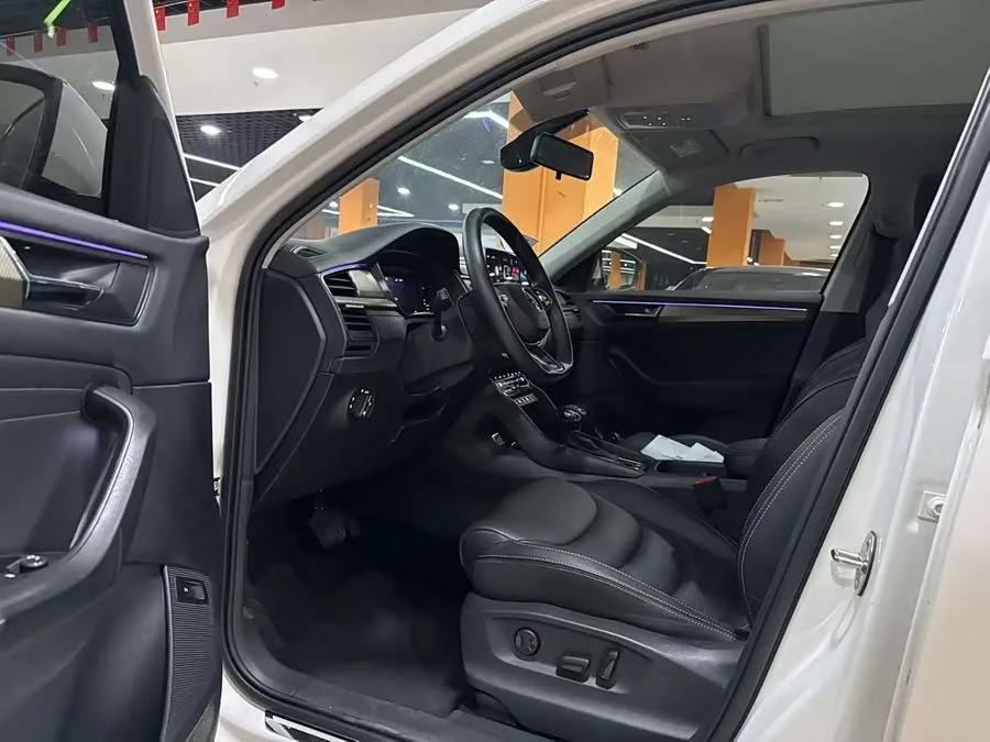 Skoda Kodiaq Kodiak 2022 TSI330 7-seat two-wheel drive luxury version 2022 — миниатюра 5