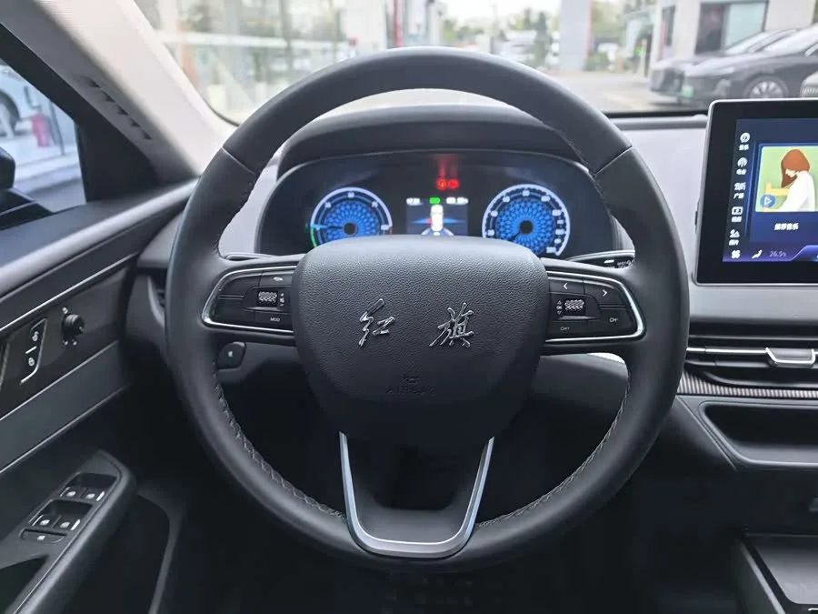 Hongqi E-QM5 Hongqi E-QM5 2023 facelift basic travel version 2023 — миниатюра 3