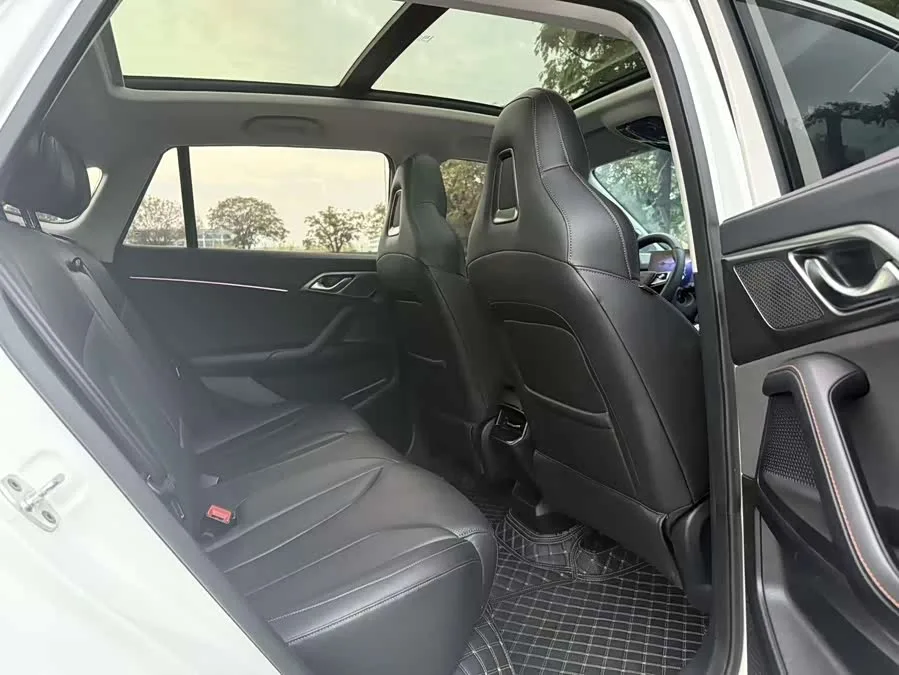 Roewe RX5 Roewe RX5 2023 1.5T Flagship Smart Driving Edition 2023 — миниатюра 3