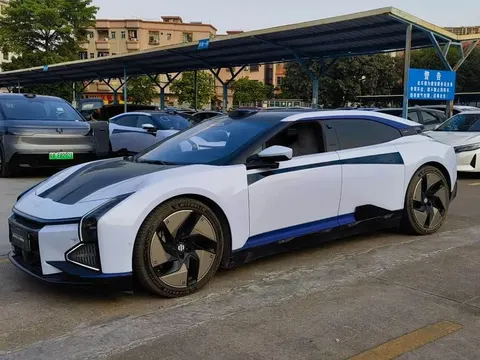HiPhi Z 2023 купить в Москве