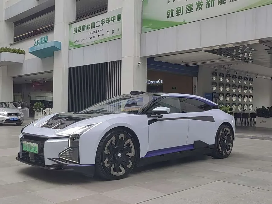 HiPhi Z HiPhi Z 2023 City Edition Four-Seater 2023 — фото 1, купить с доставкой в Москву