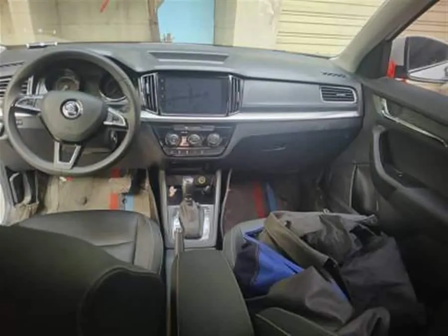 Skoda Kamiq Komic 2023 1.5L automatic comfort version 2023 — миниатюра 4