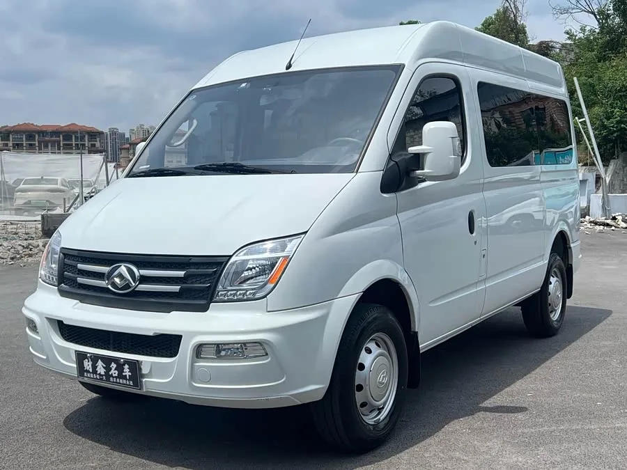 Maxus Xintu V80 Xintu V80 2023 2.0T manual classic Aoyuntong short shaft mid-top 5/6 seats 2024 — фото 1, купить с доставкой в Москву