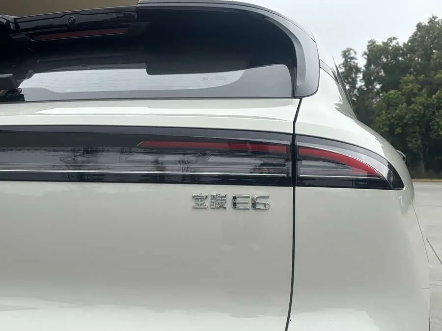 Baojun E6 Baojun E6 2026 500km Enjoy Edition 2025 — миниатюра 3
