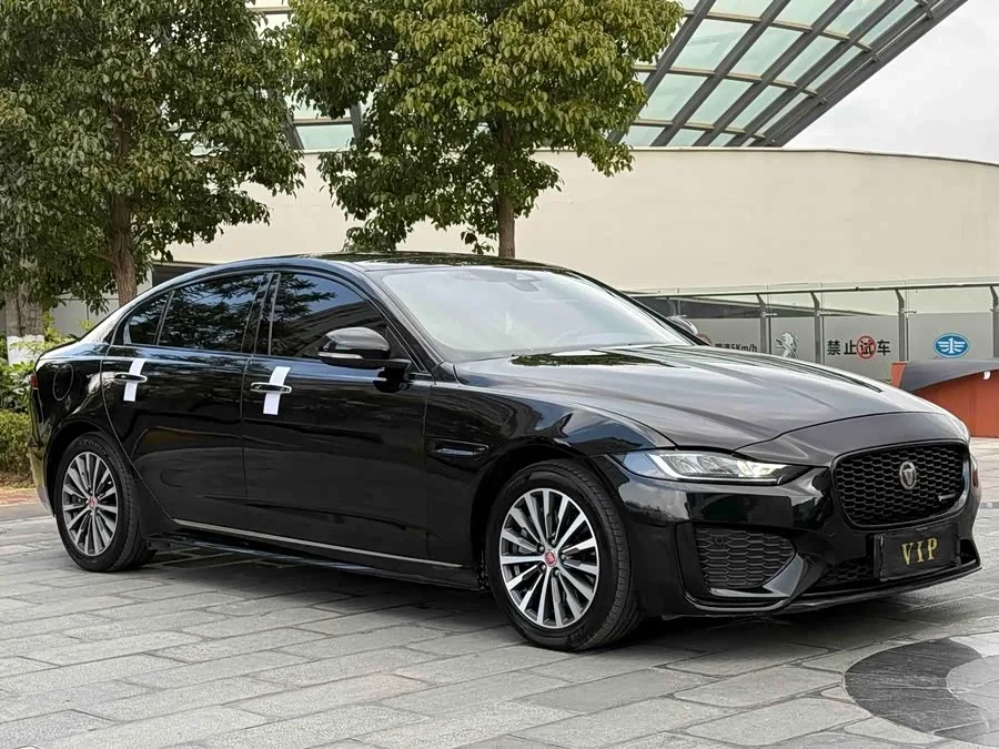 Jaguar XEL 2022 2.0T 200PS R-DYNAMIC Youth Sports Edition 2022 — миниатюра 3