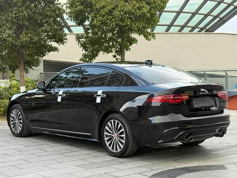 Jaguar XEL 2022 2.0T 200PS R-DYNAMIC Youth Sports Edition 2022 — миниатюра 4