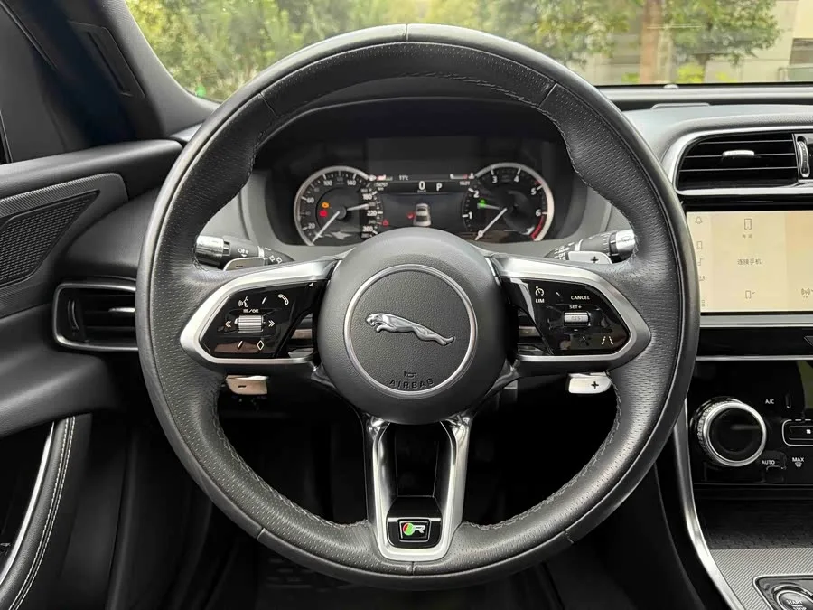 Jaguar XEL 2022 2.0T 200PS R-DYNAMIC Youth Sports Edition 2022 — миниатюра 5
