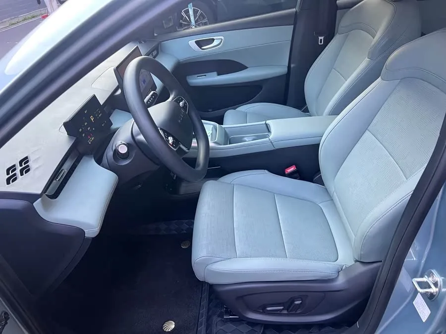 Roewe D6 Roewe D6 2025 520km Smart Edition 2025 — миниатюра 2