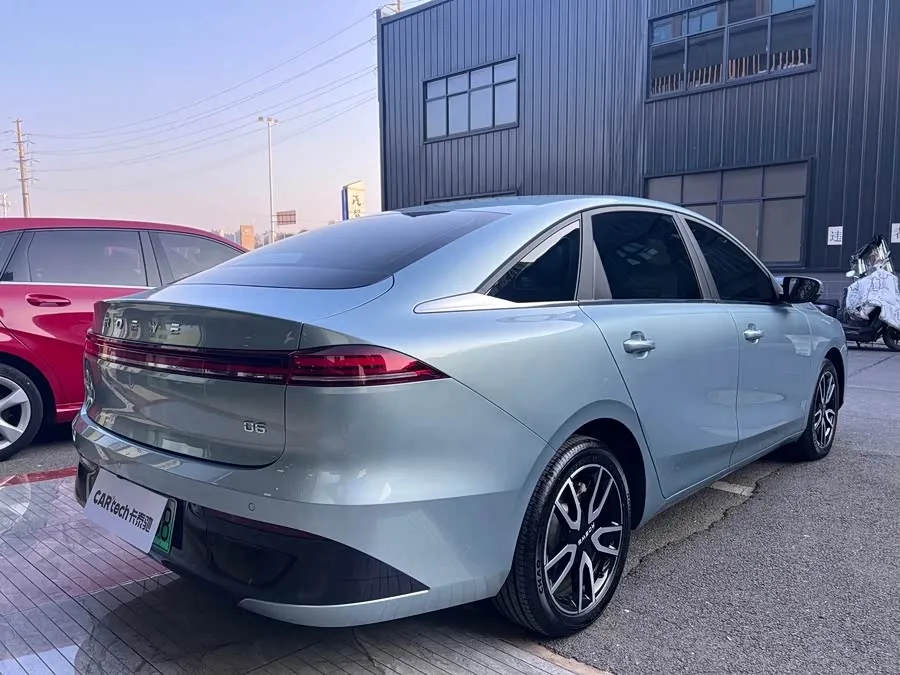 Roewe D6 Roewe D6 2025 520km Smart Edition 2025 — миниатюра 4