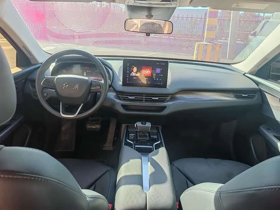 Hongqi E-QM5 Hongqi E-QM5 2023 Basic Travel Edition 2022 — миниатюра 3