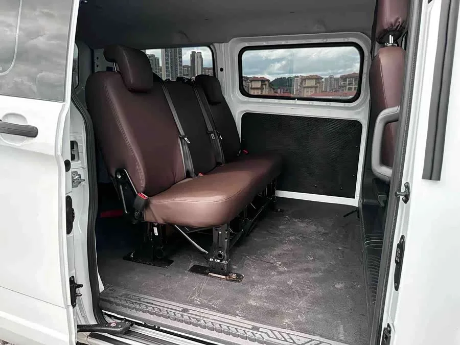 Ford Transit Transit 2019 2.0T diesel multi-functional commercial vehicle short-axle low-roof 6-seater National VI 2023 — миниатюра 2