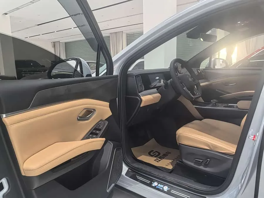 BYD Song L DM-i Song L DM-i 2024 112km Leading Model 2025 — миниатюра 2