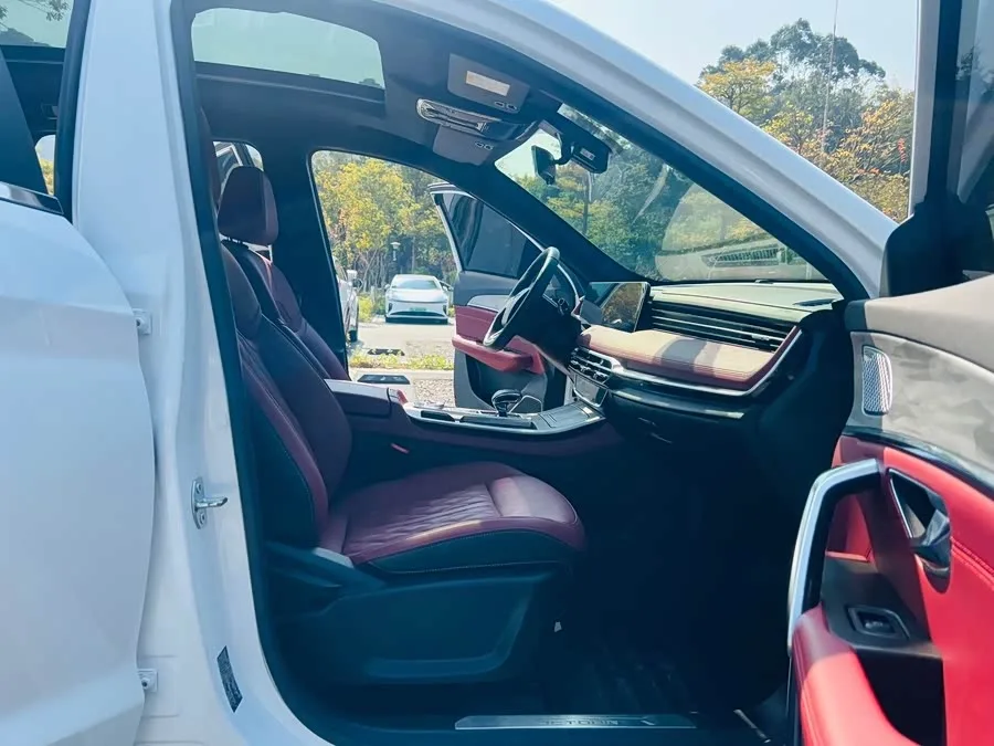 Jetour X70 PLUS JETOUR X70 PLUS 2023 1.5T DCT Brave PLUS 5-seater 2023 — миниатюра 4