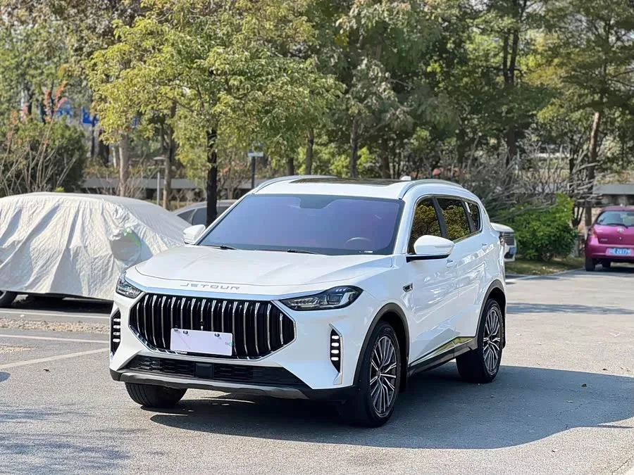 Jetour X70 PLUS JETOUR X70 PLUS 2023 1.5T DCT Brave PLUS 5-seater 2023 — фото 1, купить с доставкой в Москву