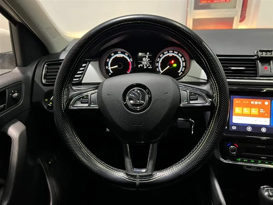 Skoda Rapid Xinrui 2022 1.5L Automatic Comfort Edition 2022 — миниатюра 4